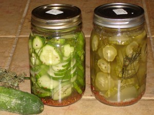 2 jars of pickles, before and after 5 days of fermentation